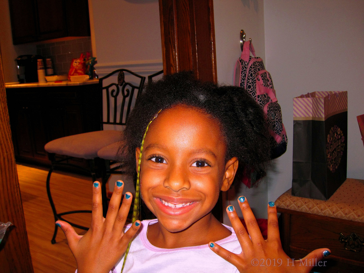 Posing Polished! Party Guest Shows Off Girls Manicure!