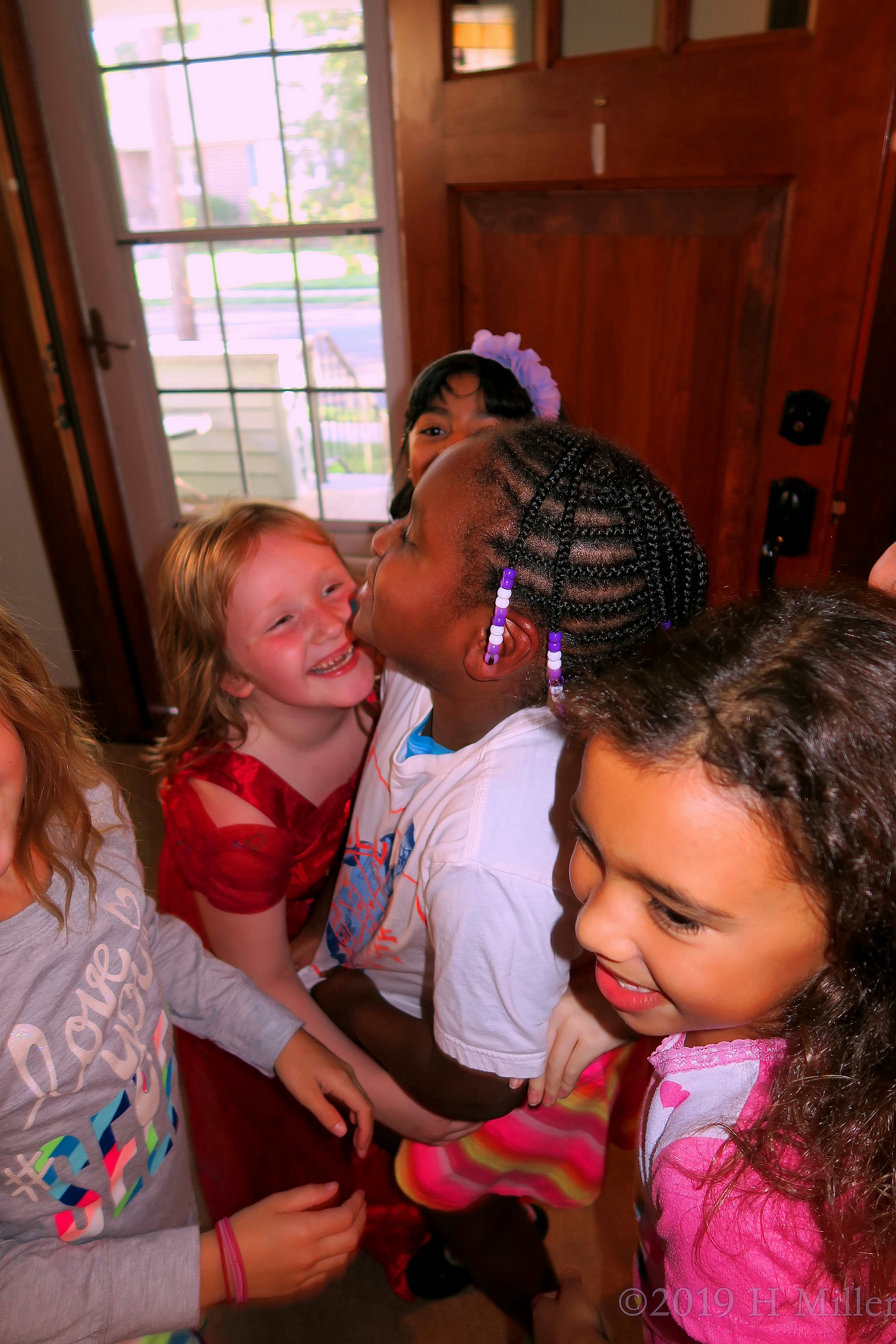 Banter And Braids! Party Guests Laugh At The Spa For Girls! Banter And Braids! Party Guests Laugh At The Spa For Girls!