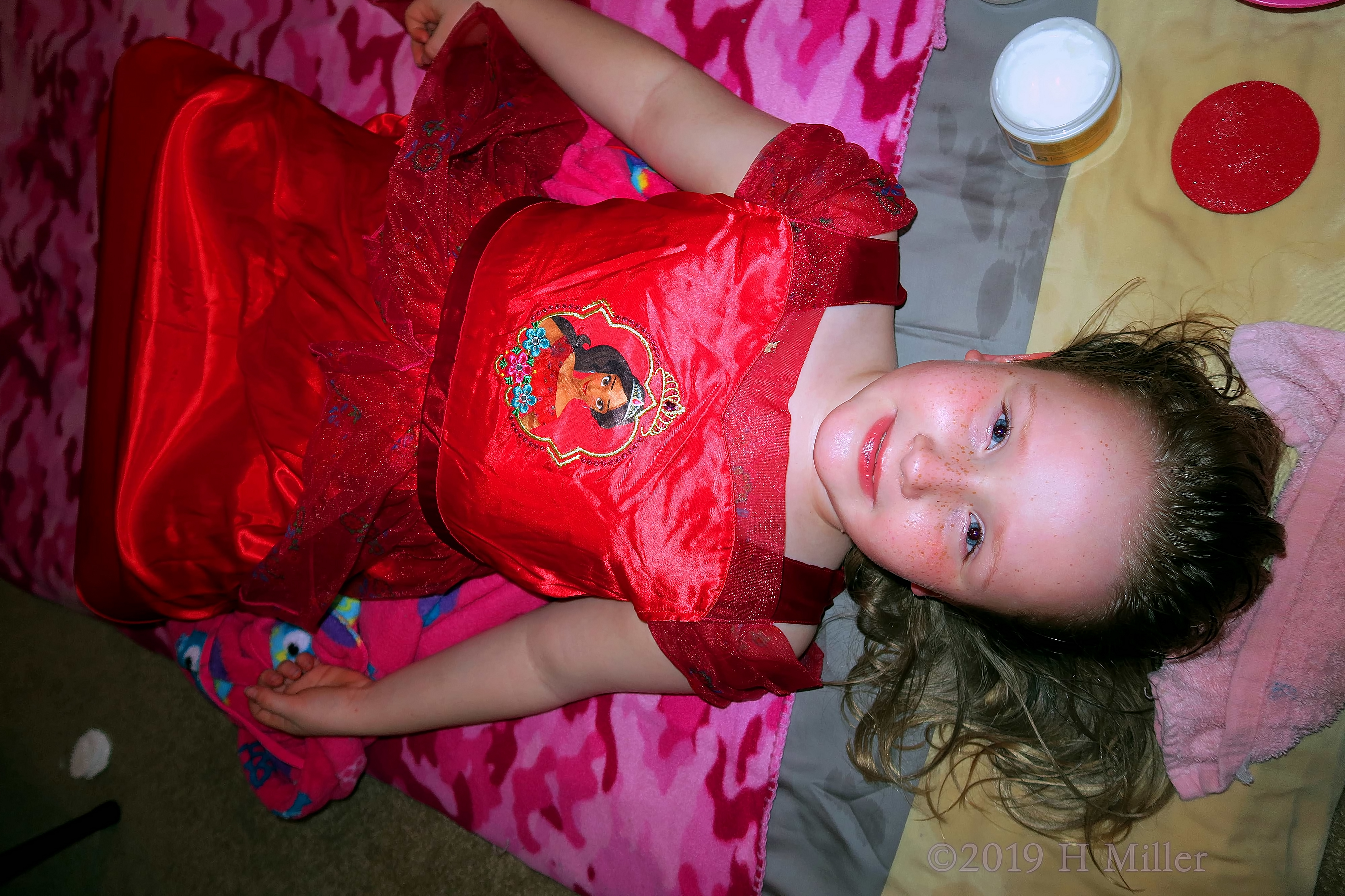 Bowing For Beaming Skin! Kids Party Guest Poses For Girls Facial! Bowing For Beaming Skin! Kids Party Guest Poses For Girls Facial!