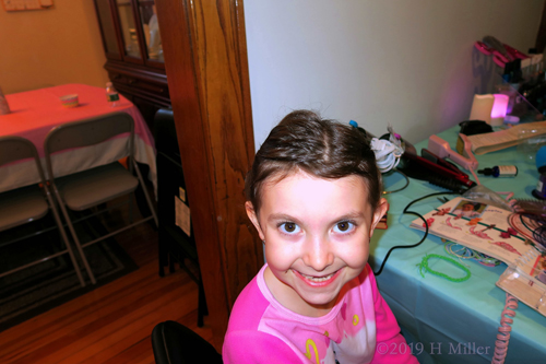 Plenty Of Pony! Kids Hairstyle On Spa Party Guest! Plenty Of Pony! Kids Hairstyle On Spa Party Guest!