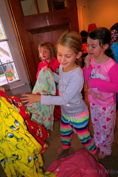 Selecting And Deciding! Picking Spa Robes! Selecting And Deciding! Picking Spa Robes!