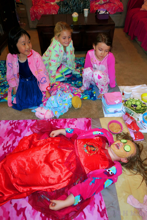 Watch And Learn! Kids Observe Kids Facials! Watch And Learn! Kids Observe Kids Facials!