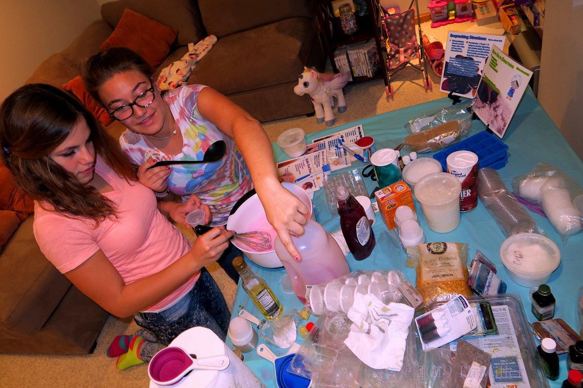 Solid Scrubs! Kids Party Guests Prepare Kids Crafts Including Bath Salts And Bubble Bath! 1