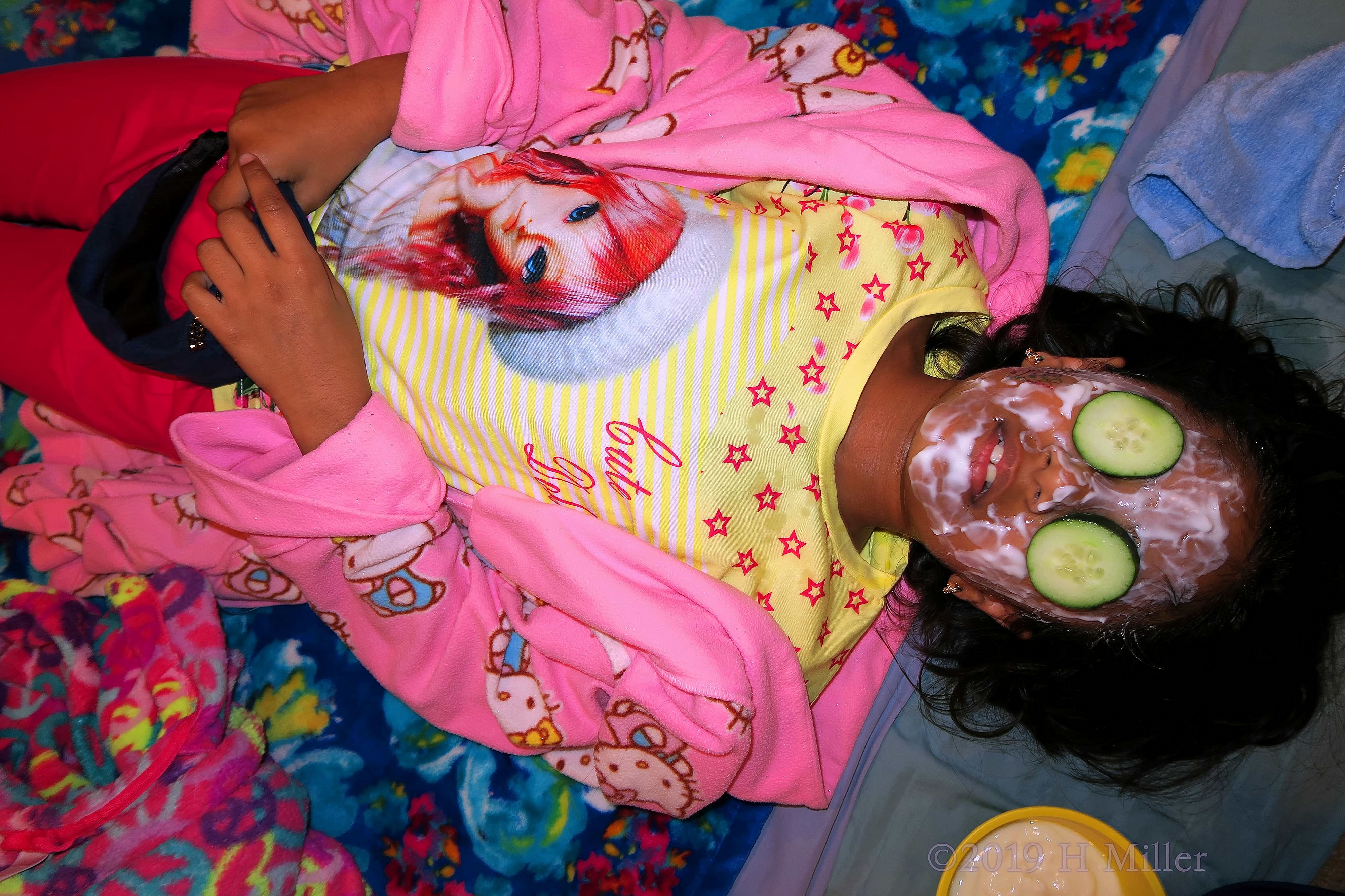 Choosing Cucumbers! Spa Party Guest Gets Kids Facial! Choosing Cucumbers! Spa Party Guest Gets Kids Facial!