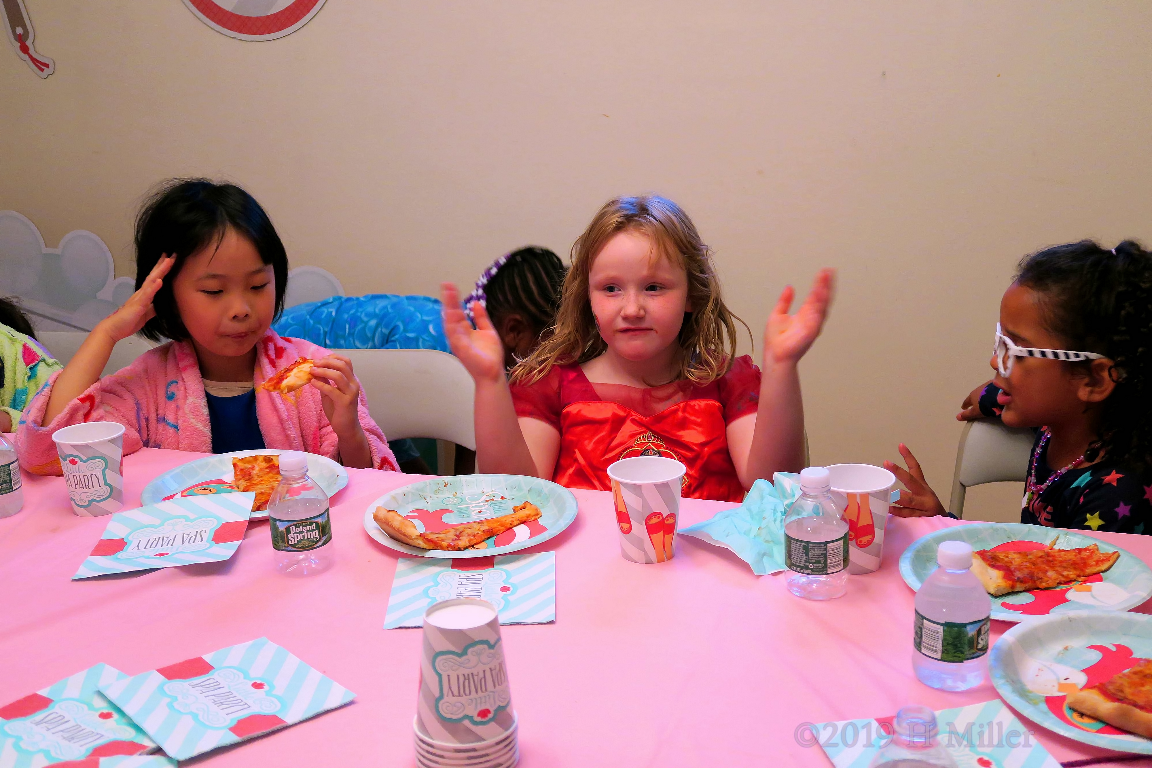 Chowing Down And Clapping! Kids Party Guests Eat Pizza At Spa Kids Party! Chowing Down And Clapping! Kids Party Guests Eat Pizza At Spa Kids Party!
