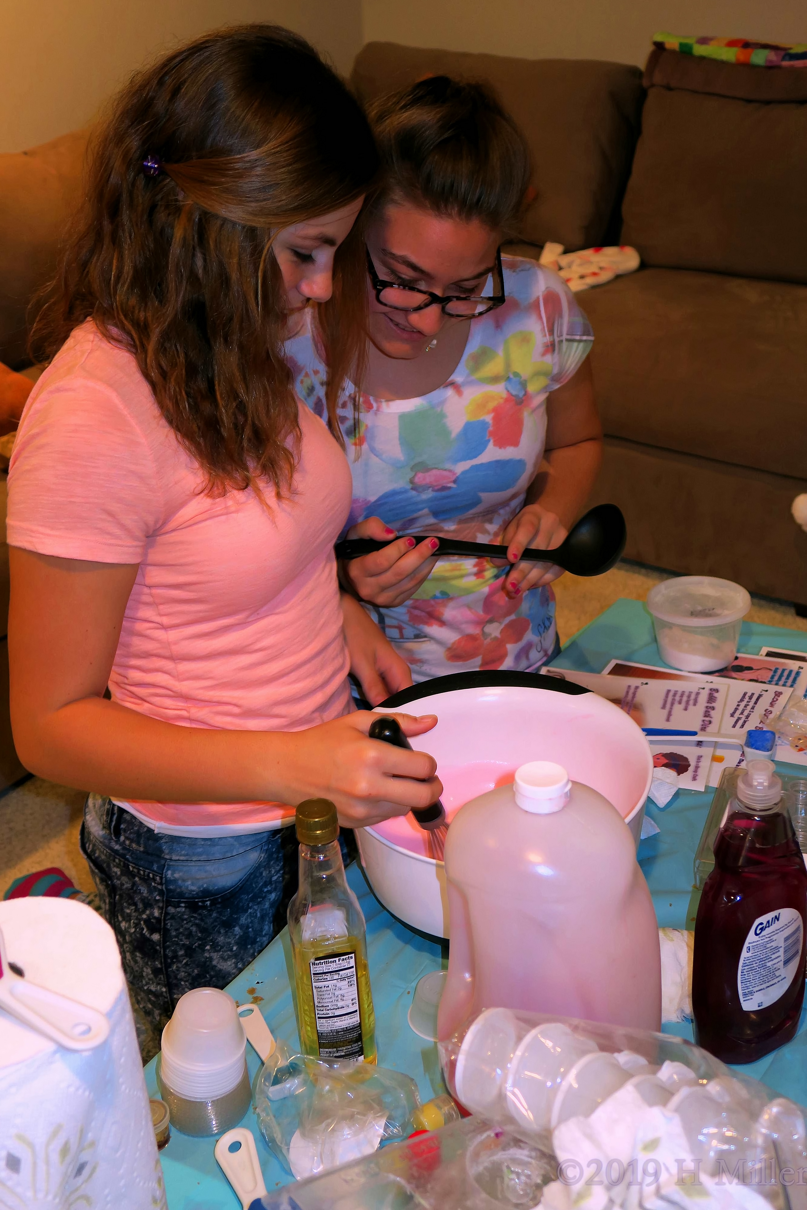 Mixing And Mastering! Party Guests Mix Kids Crafts! 4 Mixing And Mastering! Party Guests Mix Kids Crafts! 4