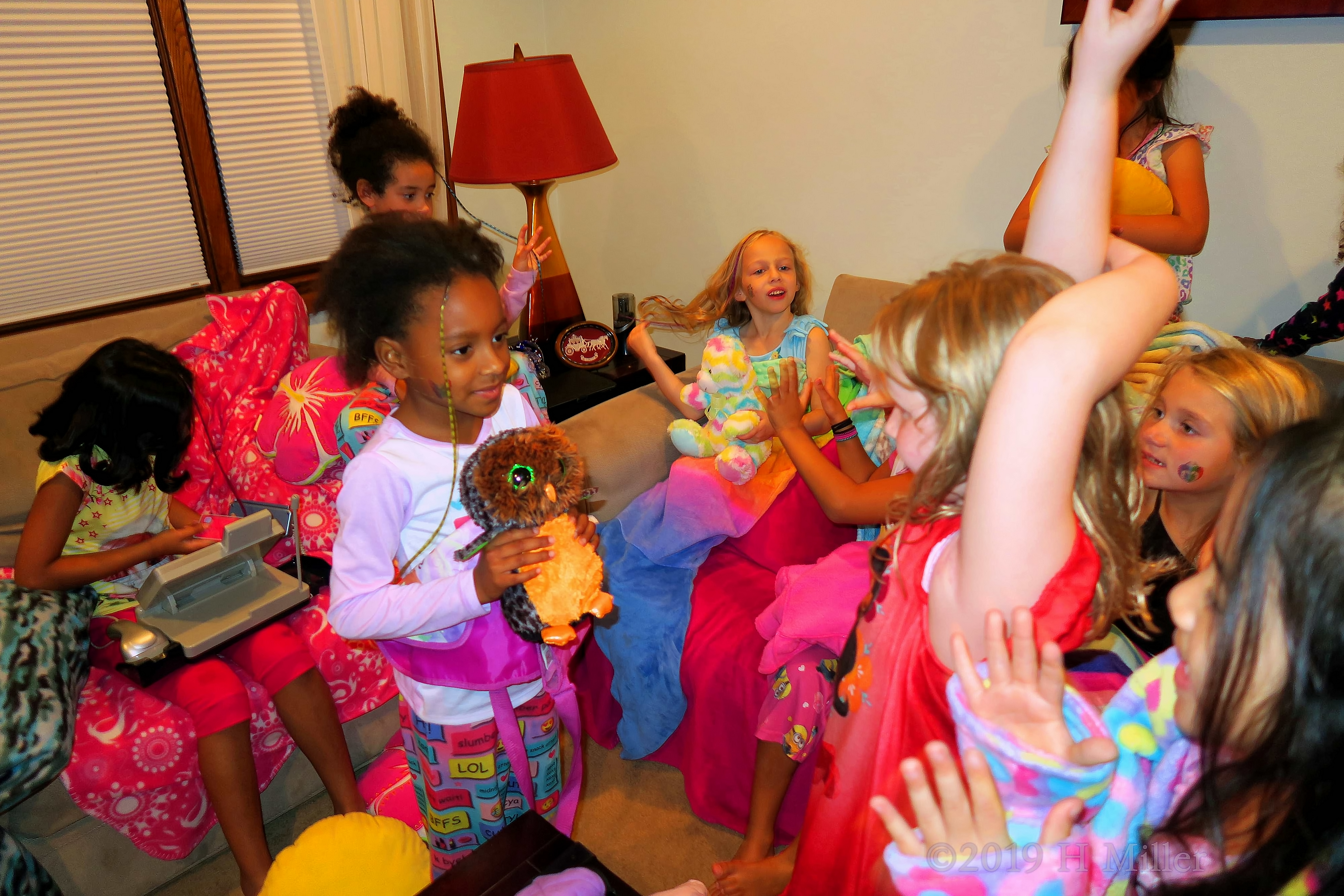 Playing Pretend! Spa Party Guests Bring Stuffed Animal Friends To Play! Playing Pretend! Spa Party Guests Bring Stuffed Animal Friends To Play!