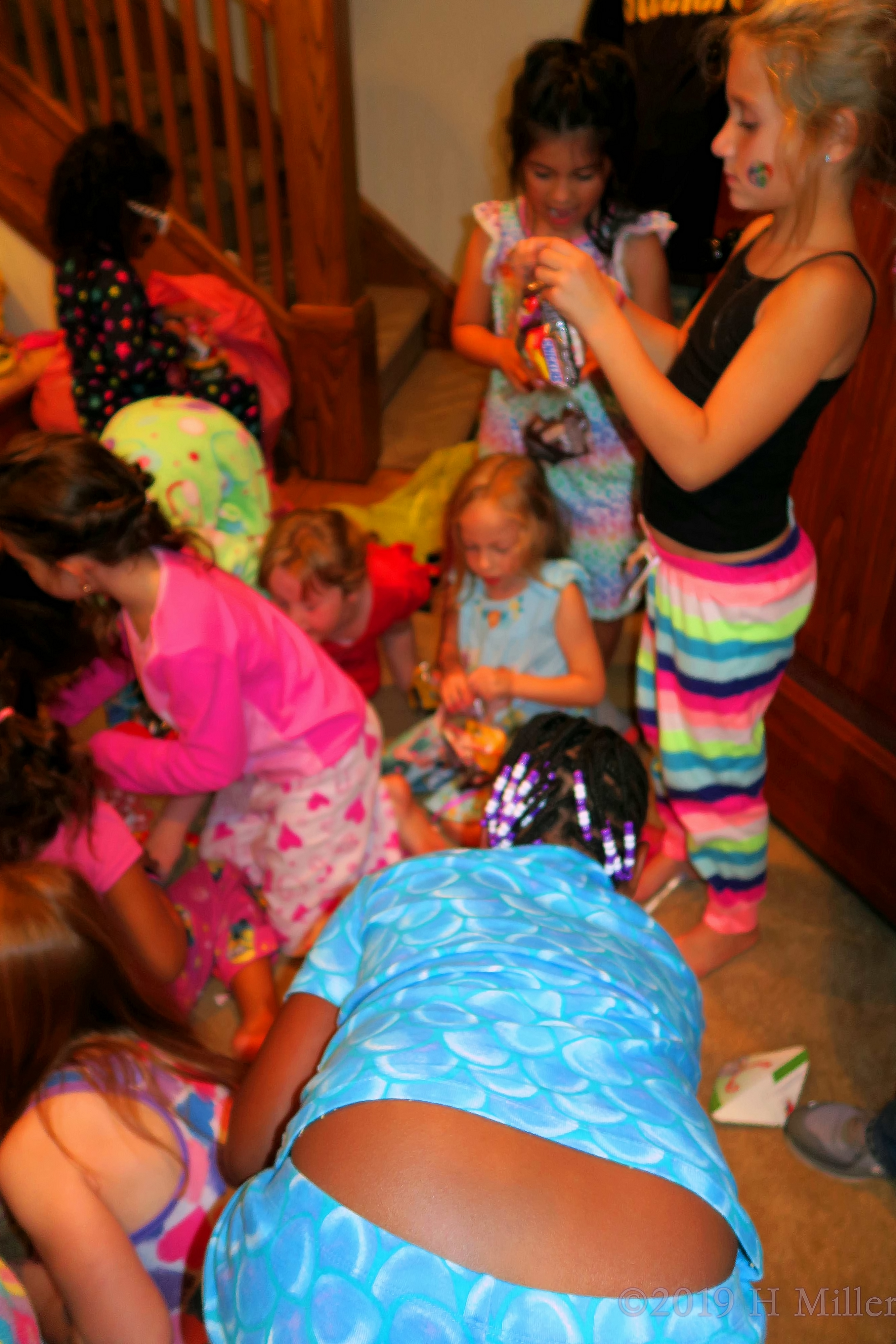 Selecting Her Favorites! Party Guests Get Goodies From The Pinata! 4 Selecting Her Favorites! Party Guests Get Goodies From The Pinata! 4