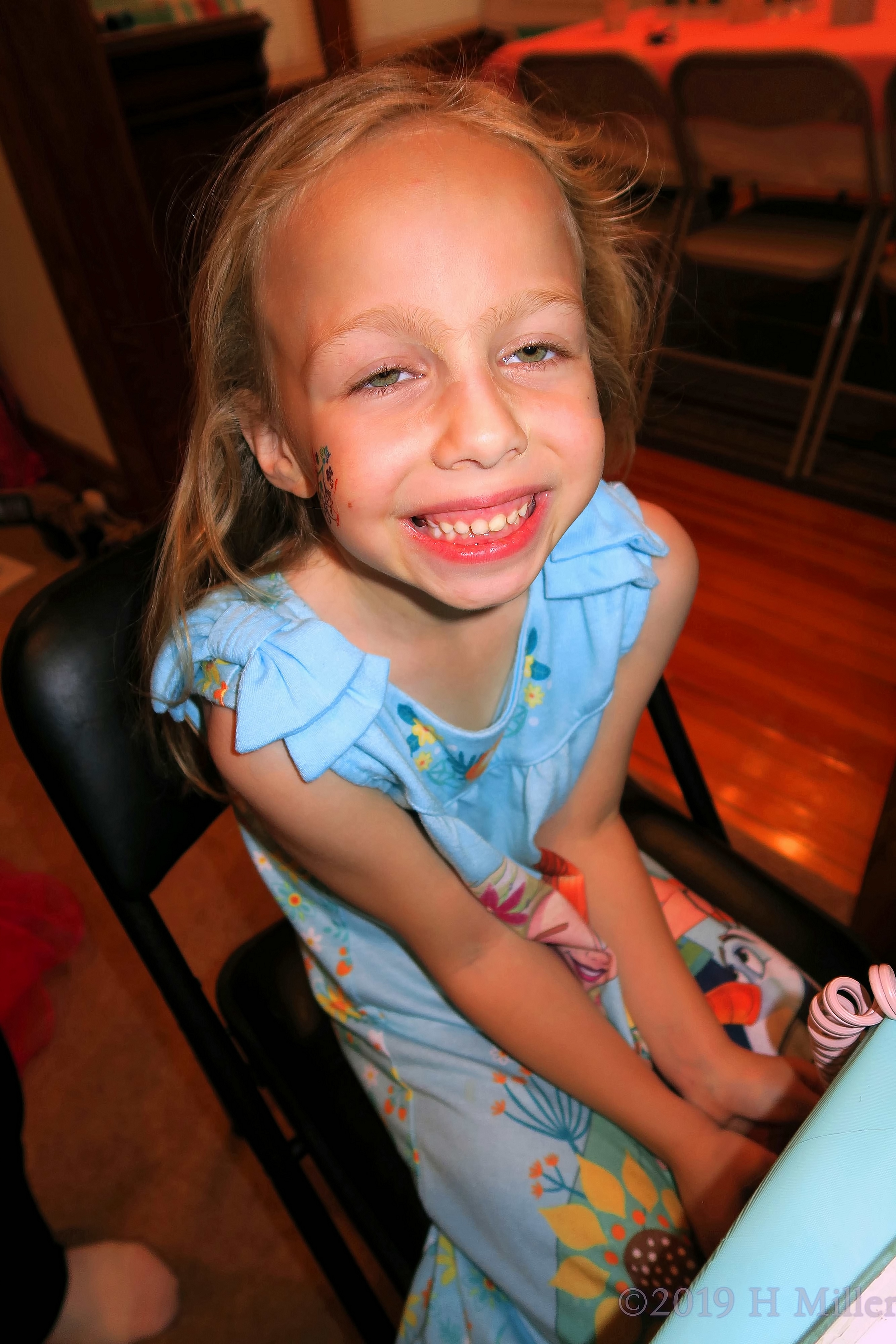 Simply Smiles! Kids Party Guest Poses At The Kids Hair Salon! Simply Smiles! Kids Party Guest Poses At The Kids Hair Salon!