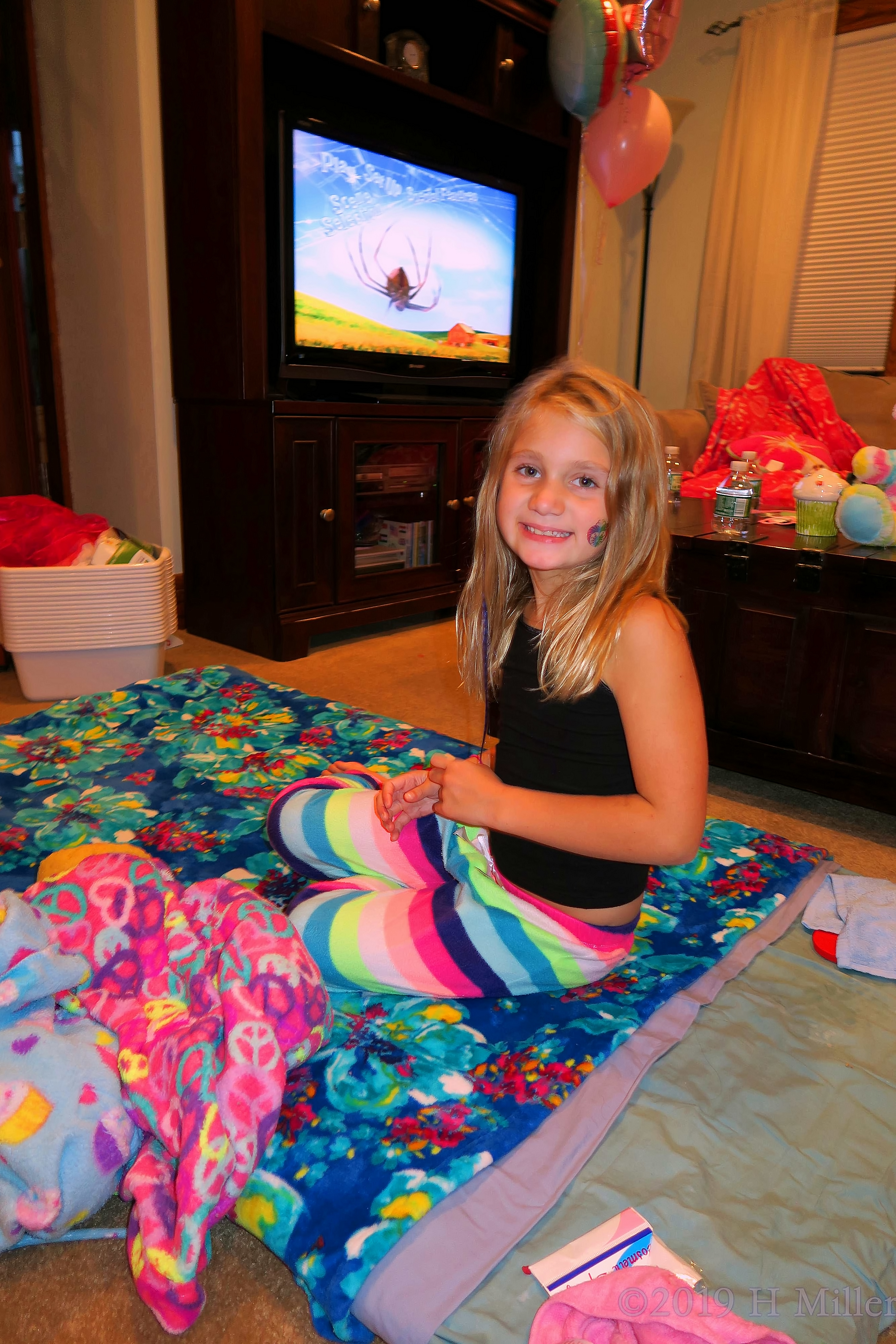 Snapping Pictures After Facials For Girls! Kids Party Guest Poses! Snapping Pictures After Facials For Girls! Kids Party Guest Poses!