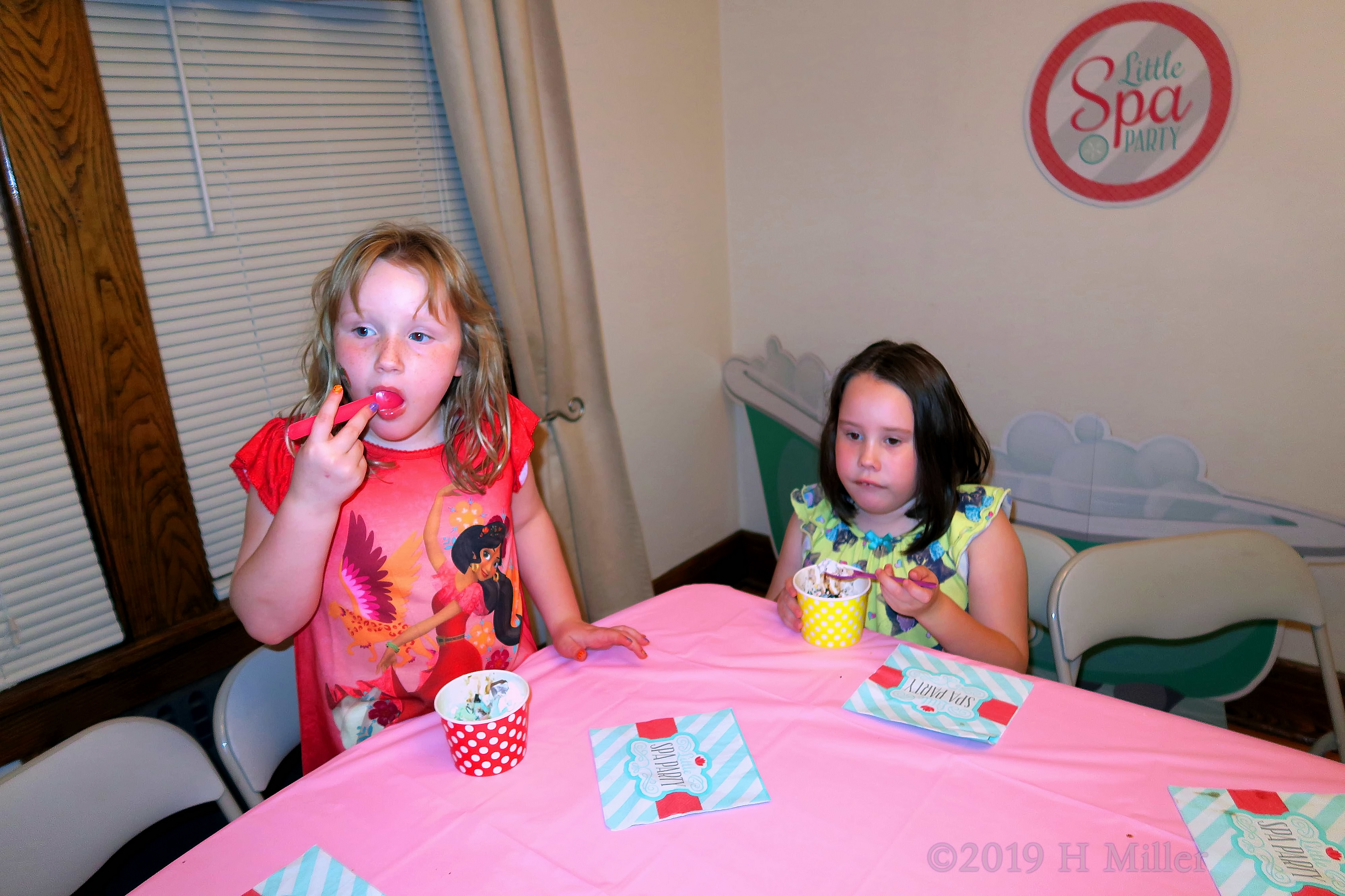 Tastes Good! Birthday Girl Gets Dessert At The Spa Party! 4 Tastes Good! Birthday Girl Gets Dessert At The Spa Party! 4