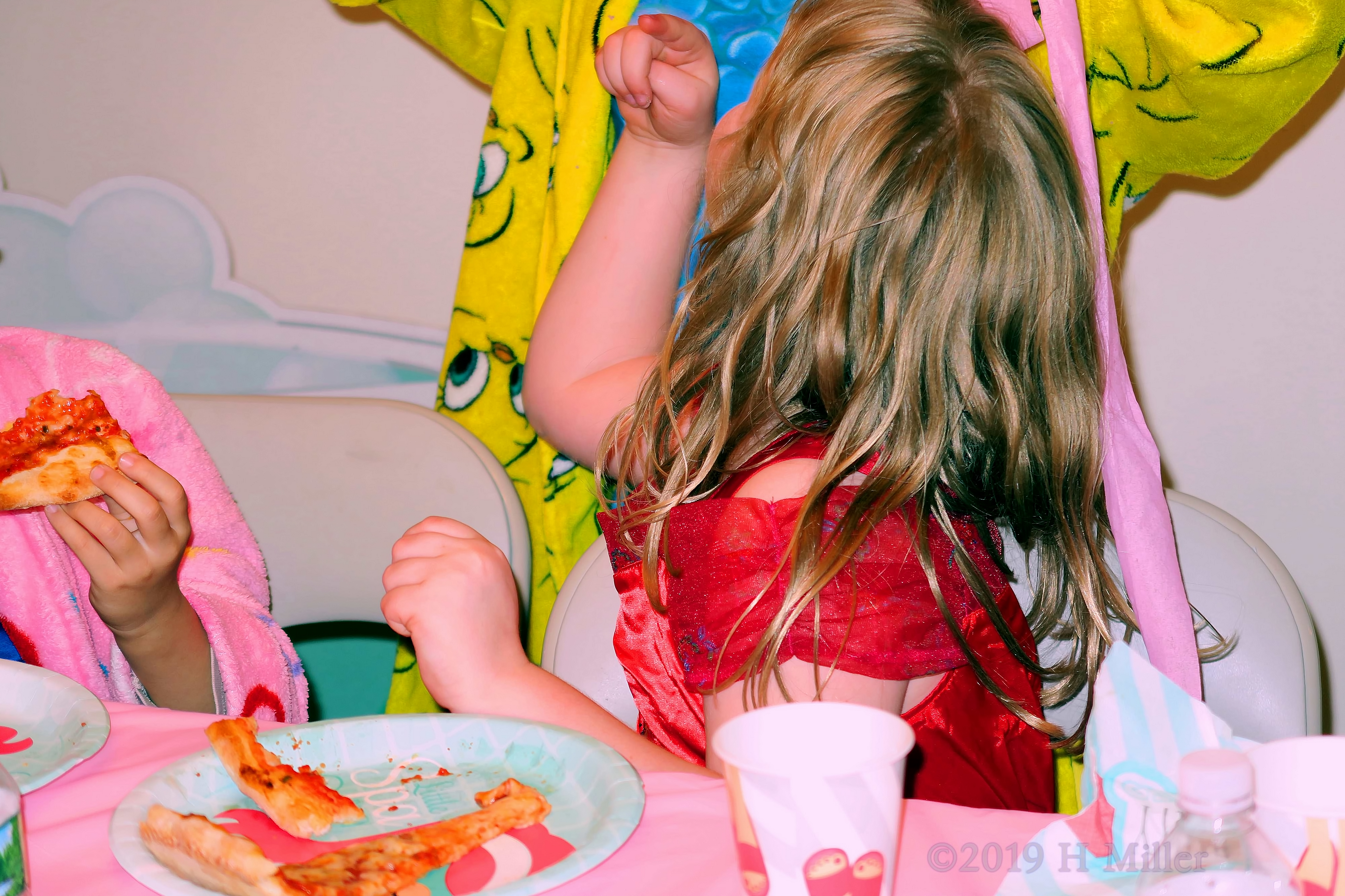 Tweety And Chatting! Lunchtime For Spa Party Guests! Tweety And Chatting! Lunchtime For Spa Party Guests!