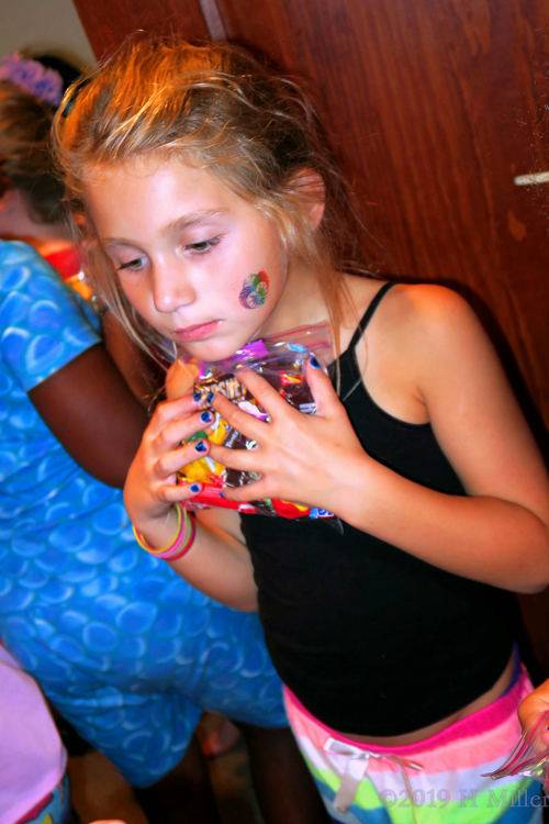 Grabbing My Goodie Bag! Party Guests Collect Candy From Pinata! Grabbing My Goodie Bag! Party Guests Collect Candy From Pinata!