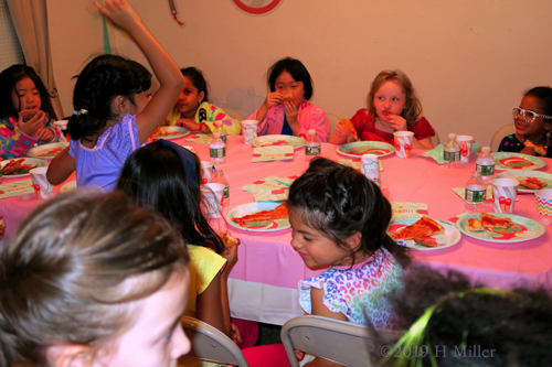 Group Gatherings! Group Photo Of Spa Party Guests Eating Their Party Dinner! Group Gatherings! Group Photo Of Spa Party Guests Eating Their Party Dinner!