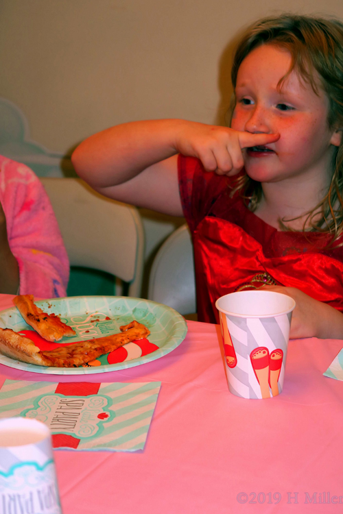 Mustaches And Mealtime! Kids Party Guests Eat Pizza!