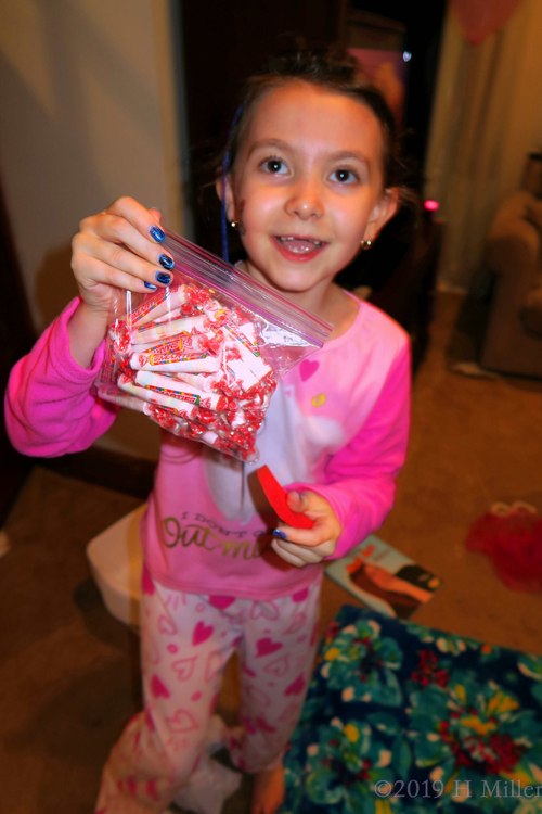 Selecting Smarties! Party Guest Shows Off Candy Bag Collection! 
