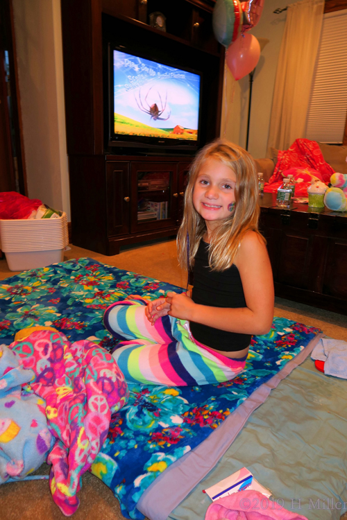 Snapping Pictures After Facials For Girls! Kids Party Guest Poses! Snapping Pictures After Facials For Girls! Kids Party Guest Poses!