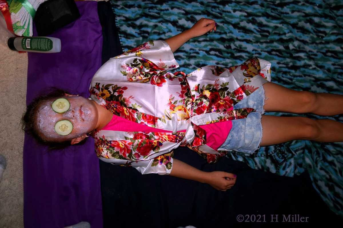 Kids Spa Birthday Party For Emma! 