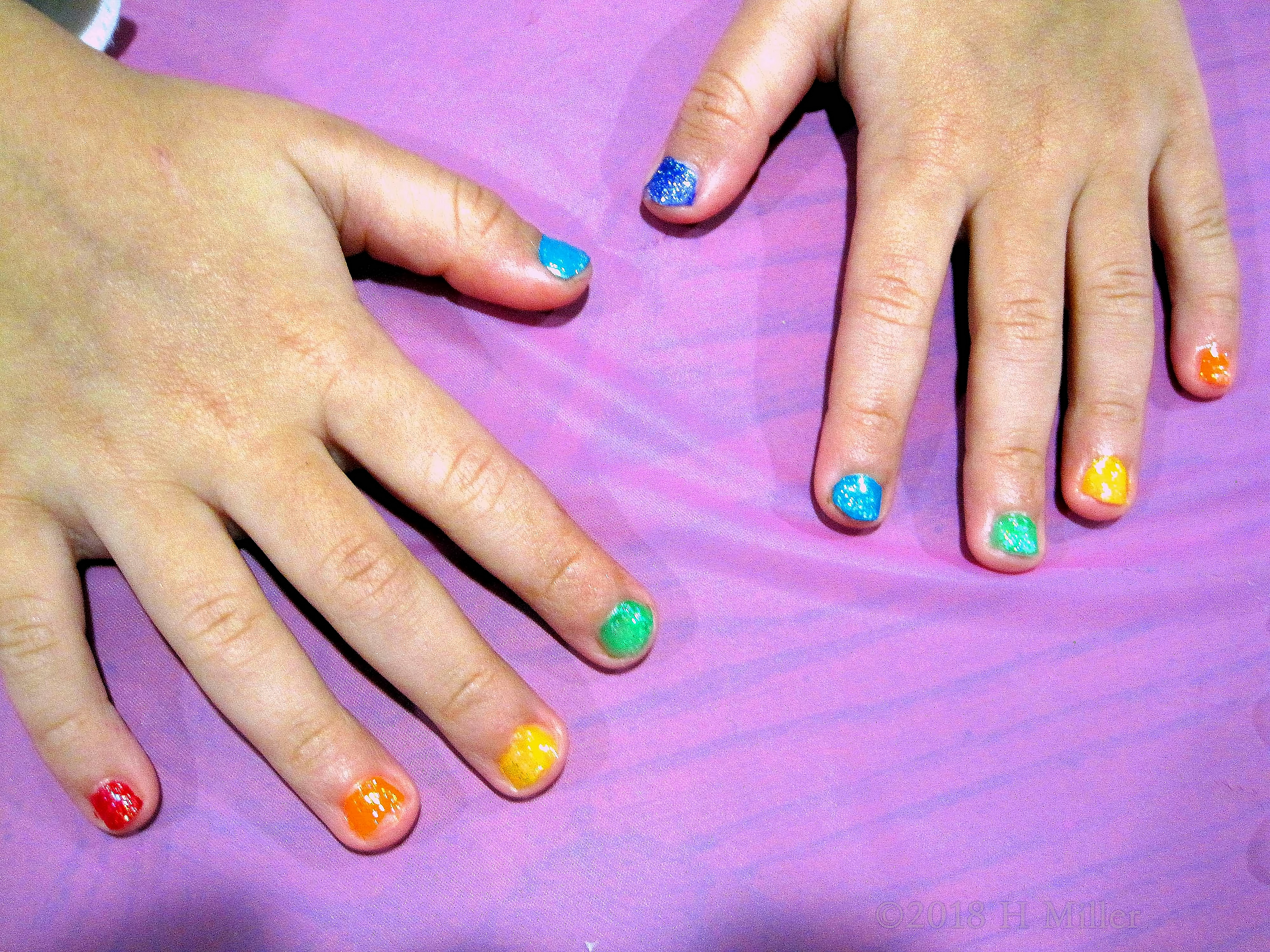 Look At This Cute Kids Mini Mani. It's Stunning! Look At This Cute Kids Mini Mani. It's Stunning!