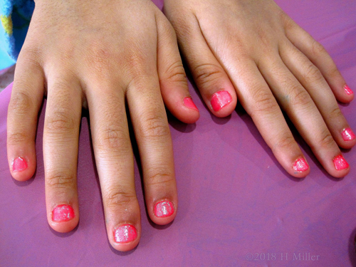Awesome! Glittery Pink Kids Mini Mani For Girl