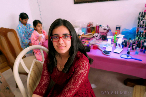 Posing For A Photo After Her Girls Hairstyle For The Birthday Party Posing For A Photo After Her Girls Hairstyle For The Birthday Party