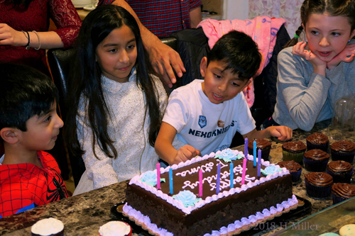 Everyone Is Waiting For Fatima To Cut The Cake