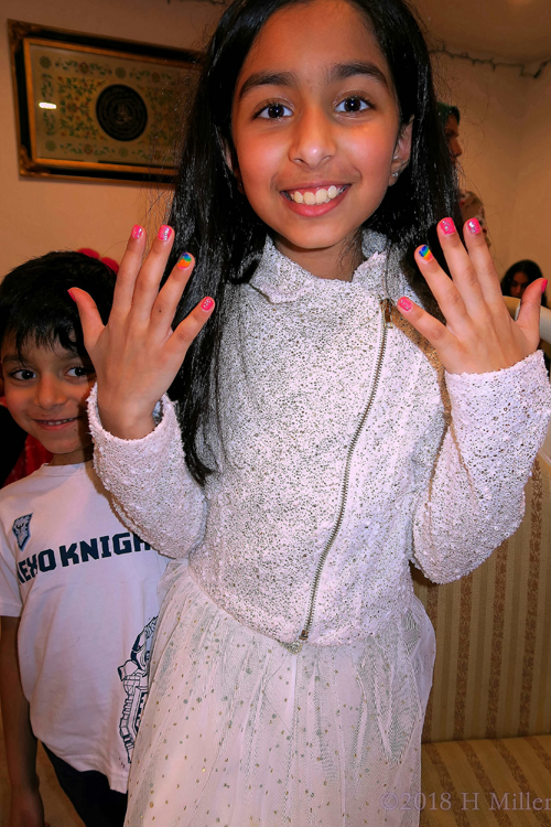 Fatima Seems Excited With Her New Manicure For Girls!