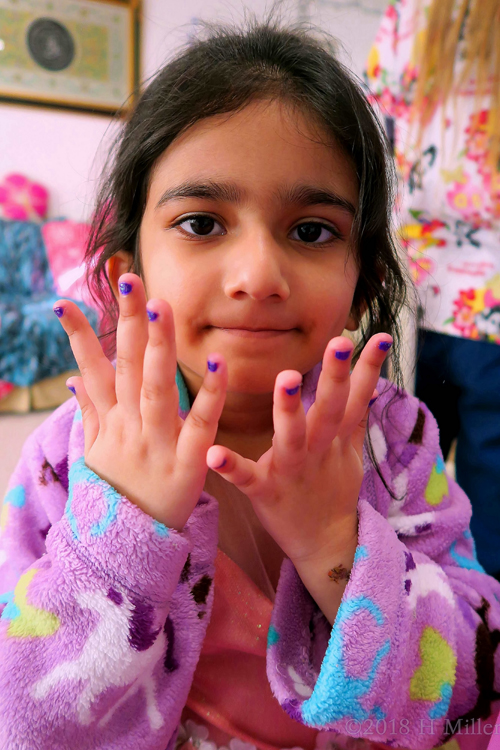 Look At This Cute Blue Girls Manicure Look At This Cute Blue Girls Manicure