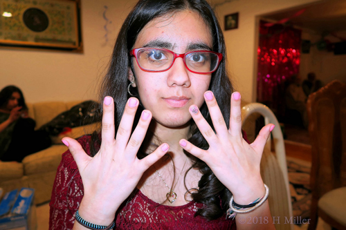 Lovely Manicure For Girls! Pink Nail Art With A Glittery Effect Lovely Manicure For Girls! Pink Nail Art With A Glittery Effect