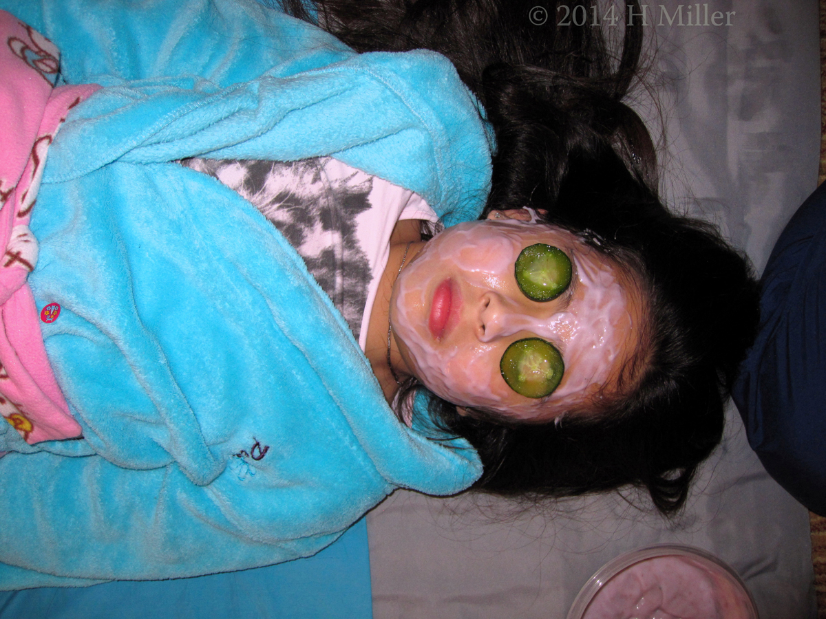 Facial Now With The Cukes! 
