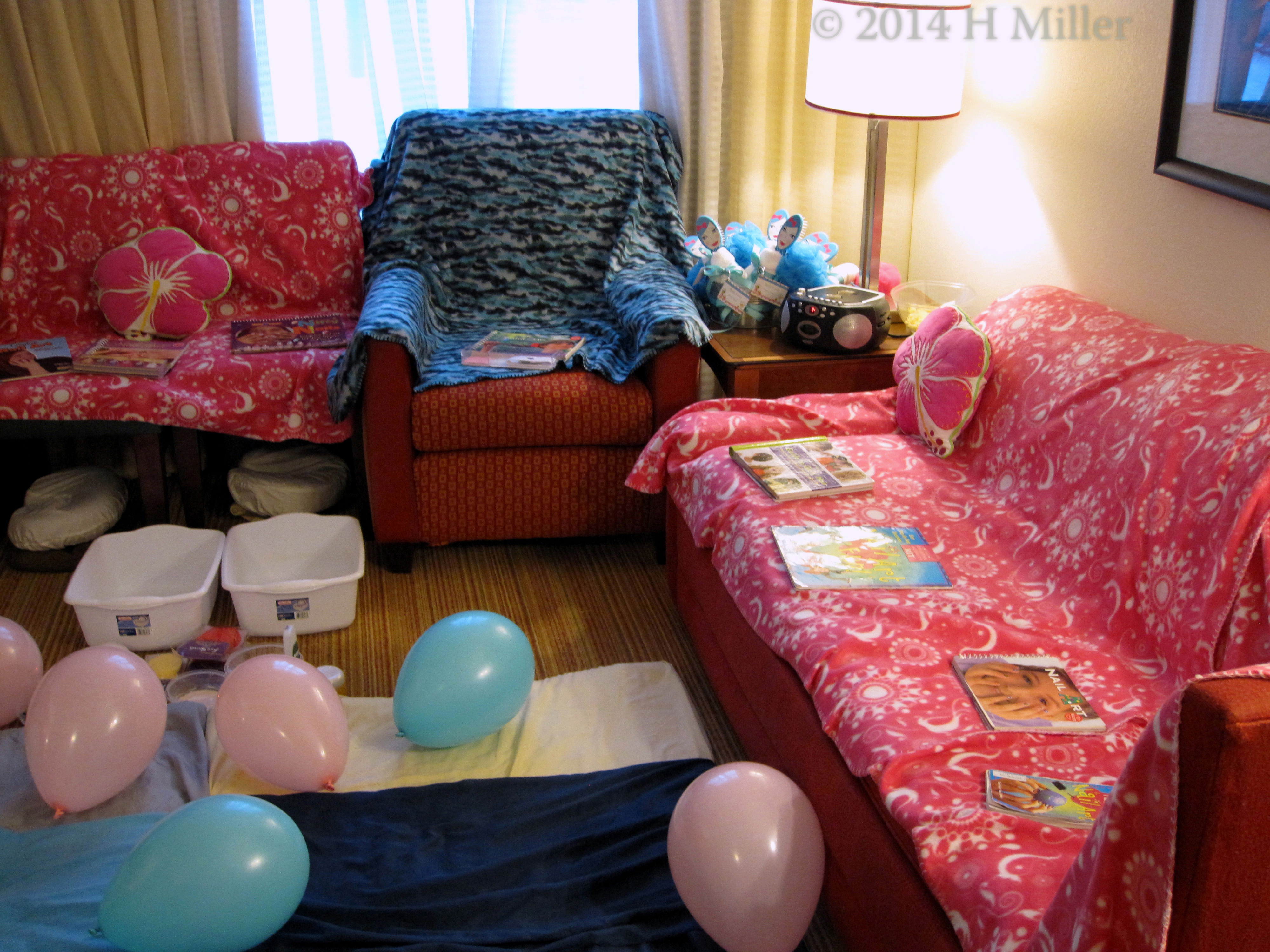 Facials Area Decorated With Throws And All Set Up Facials Area Decorated With Throws And All Set Up