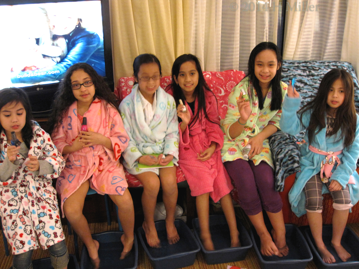 Choosing Nail Polish Colors For The Pedi Choosing Nail Polish Colors For The Pedi