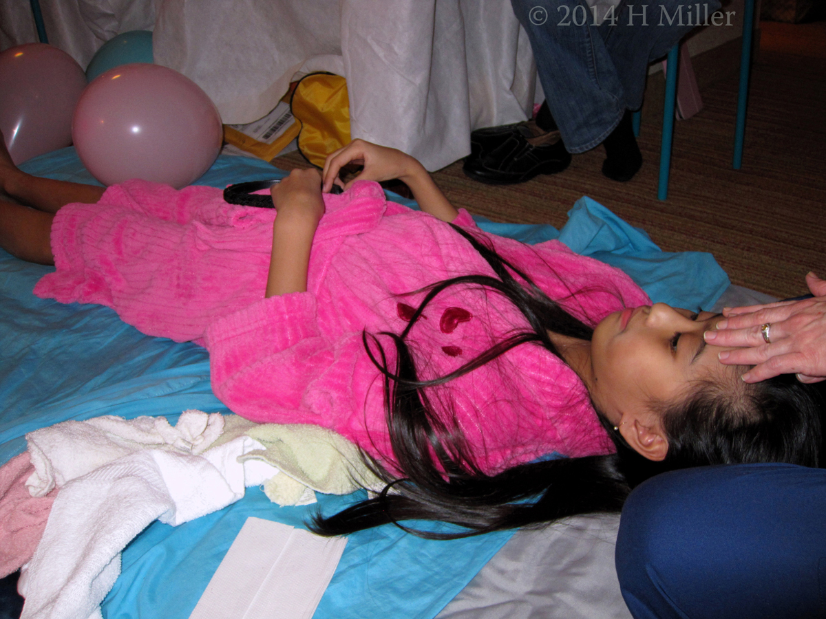 Facial Massage Before The Masque Facial Massage Before The Masque