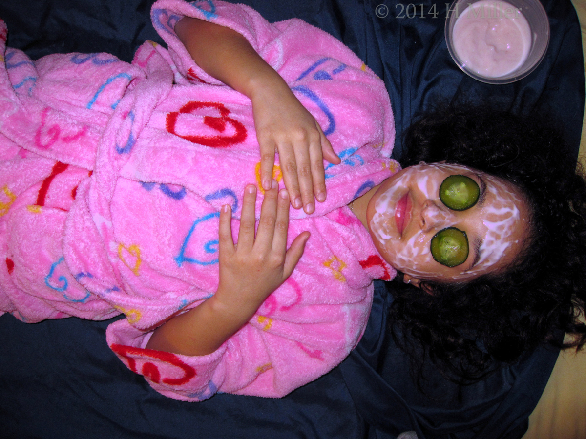 Relaxing With Soothing Spa Music At Fiona's Hotel Spa Party Relaxing With Soothing Spa Music At Fiona's Hotel Spa Party