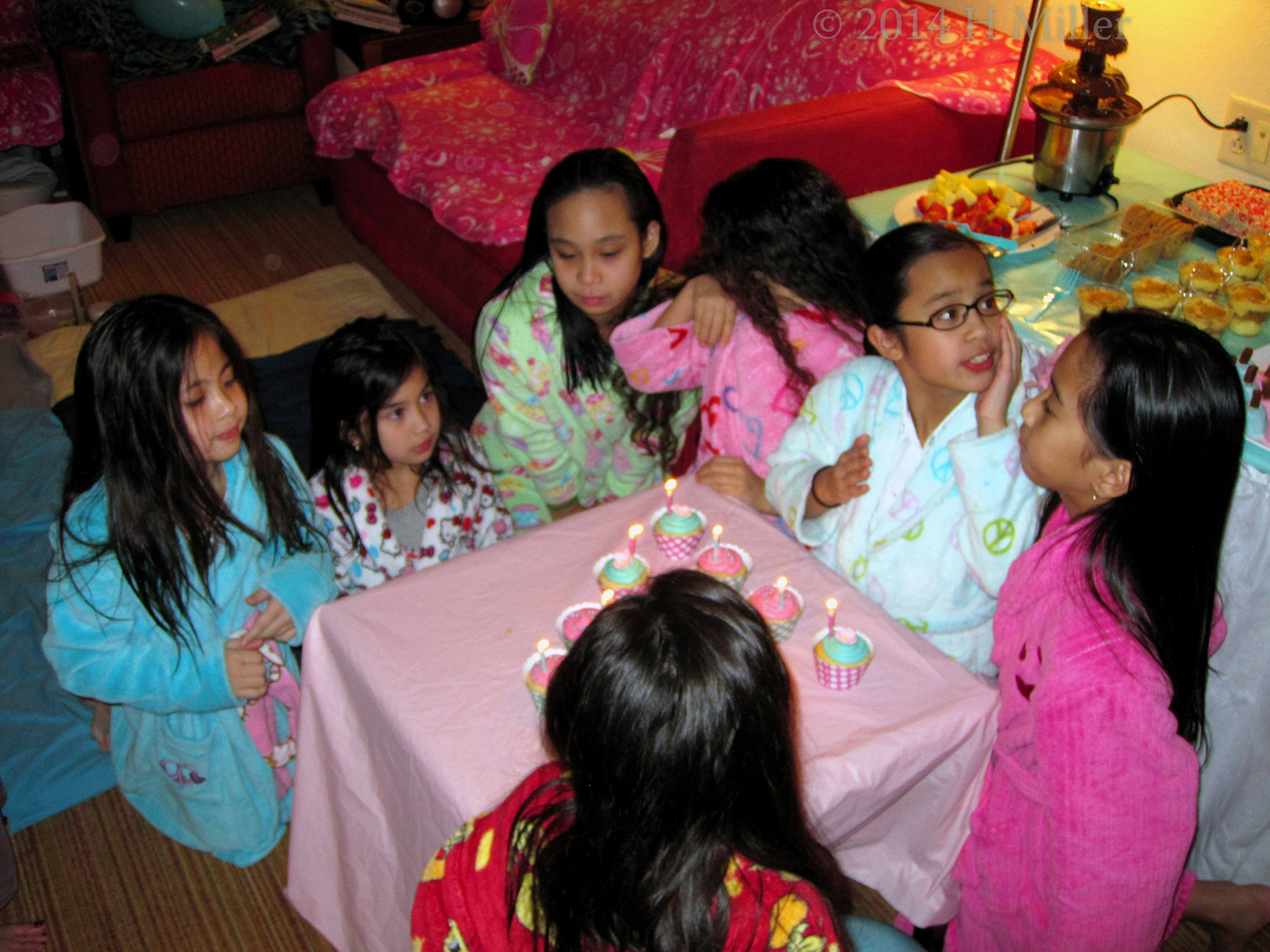 Singing Happy Birthday To Fiona Singing Happy Birthday To Fiona