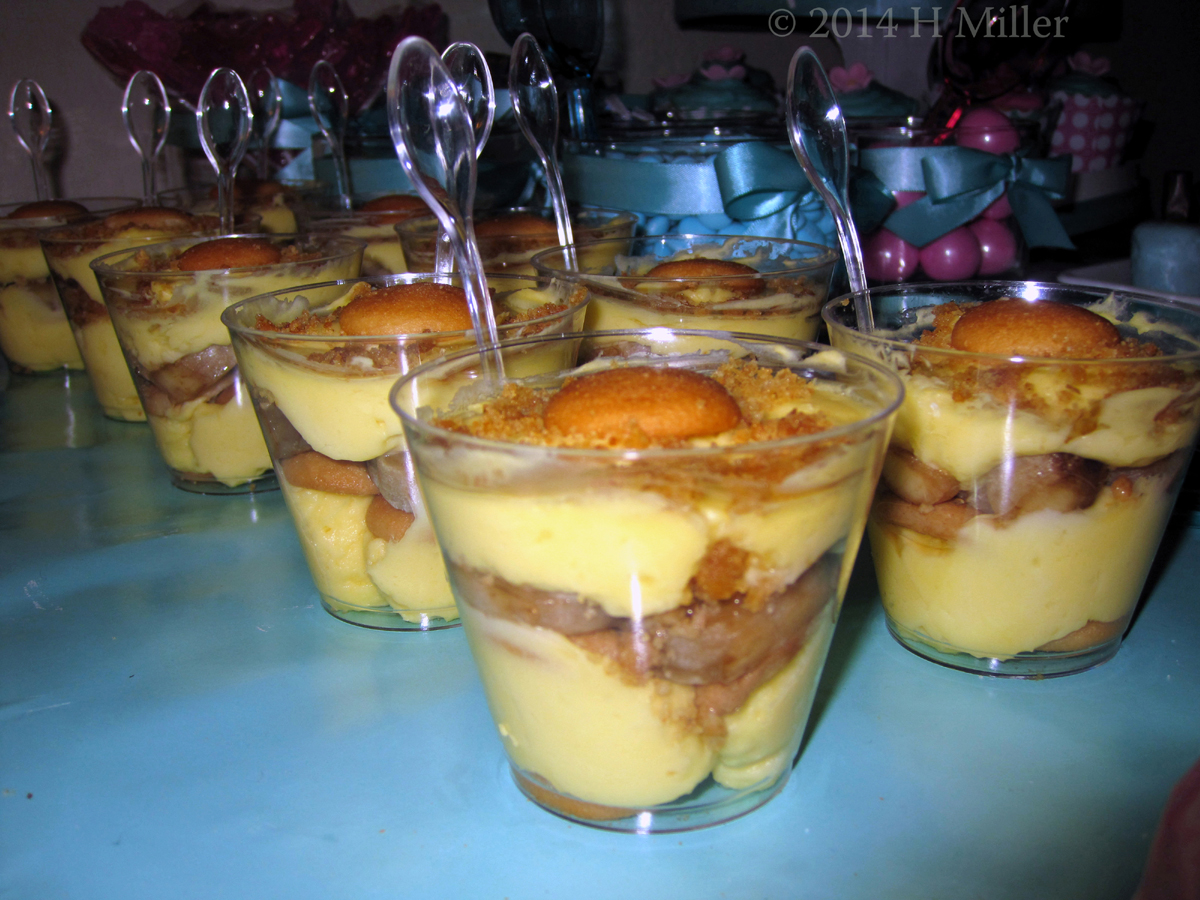 Treats With Banana Pudding And Nilla Wafers Made By Fiona's Mom!