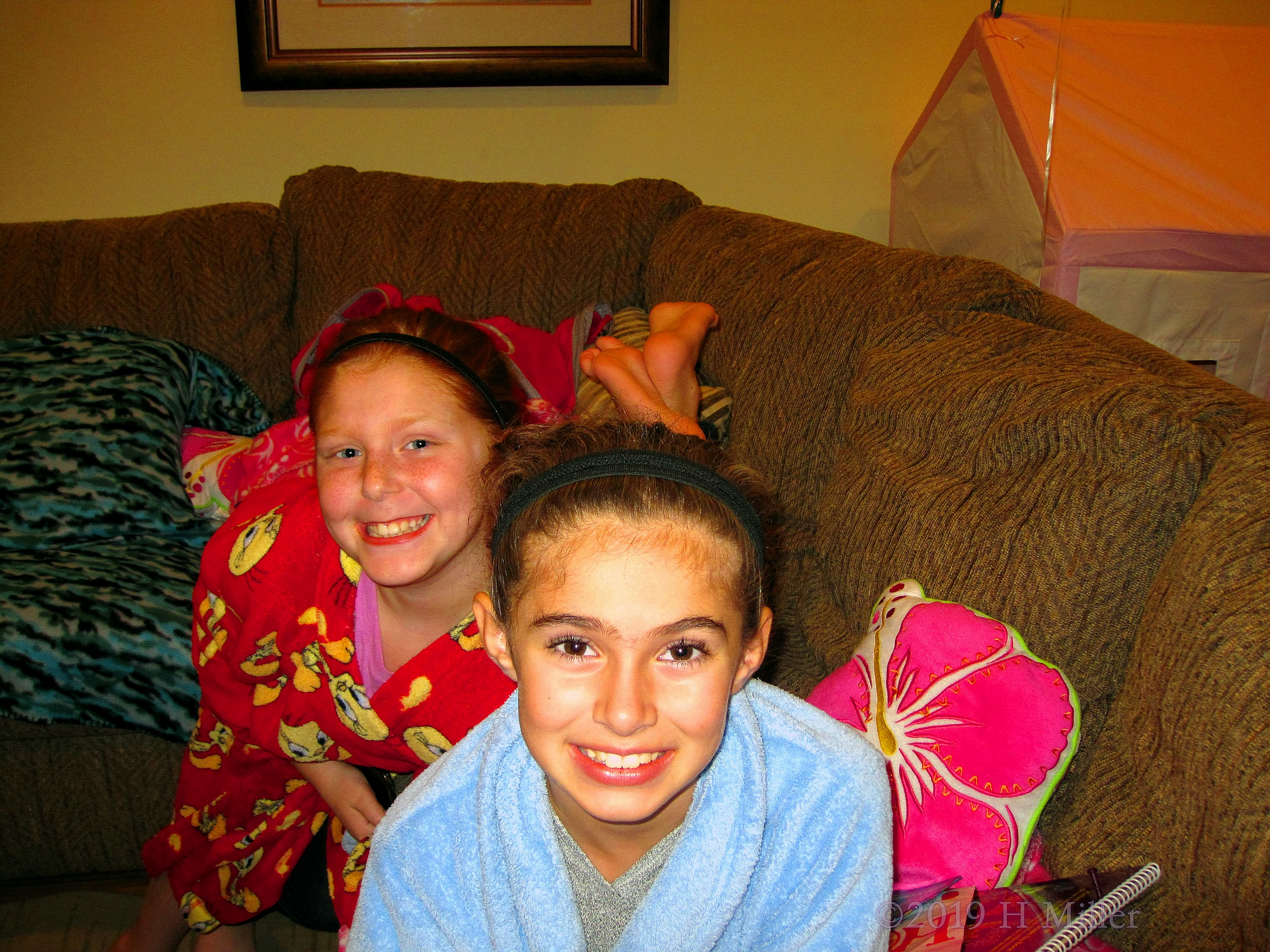 Chilling On The Couch! Party Guests Kick Feet Up, Relaxing At The Kids Spa Party! 