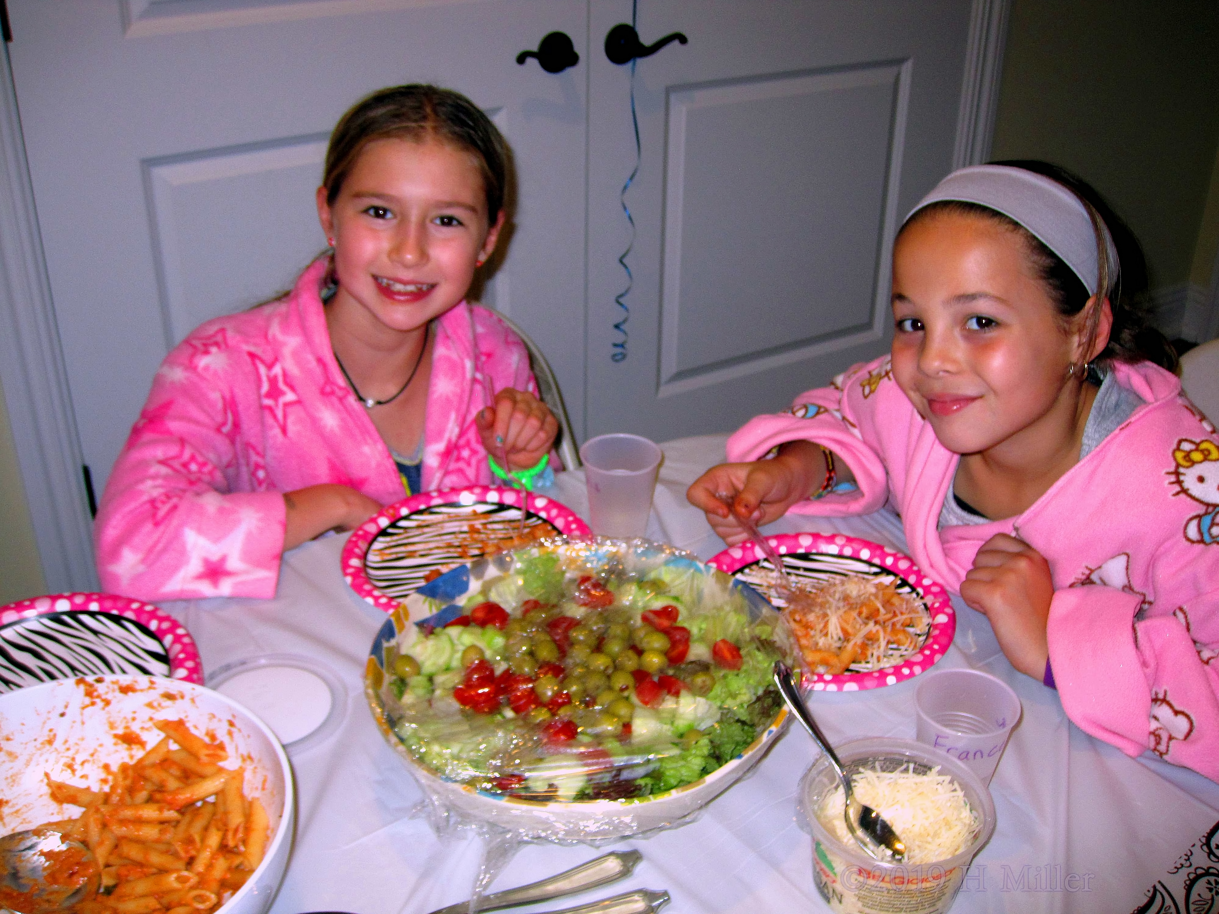 Pasta And Salad! Mealtime For Party Guests! 