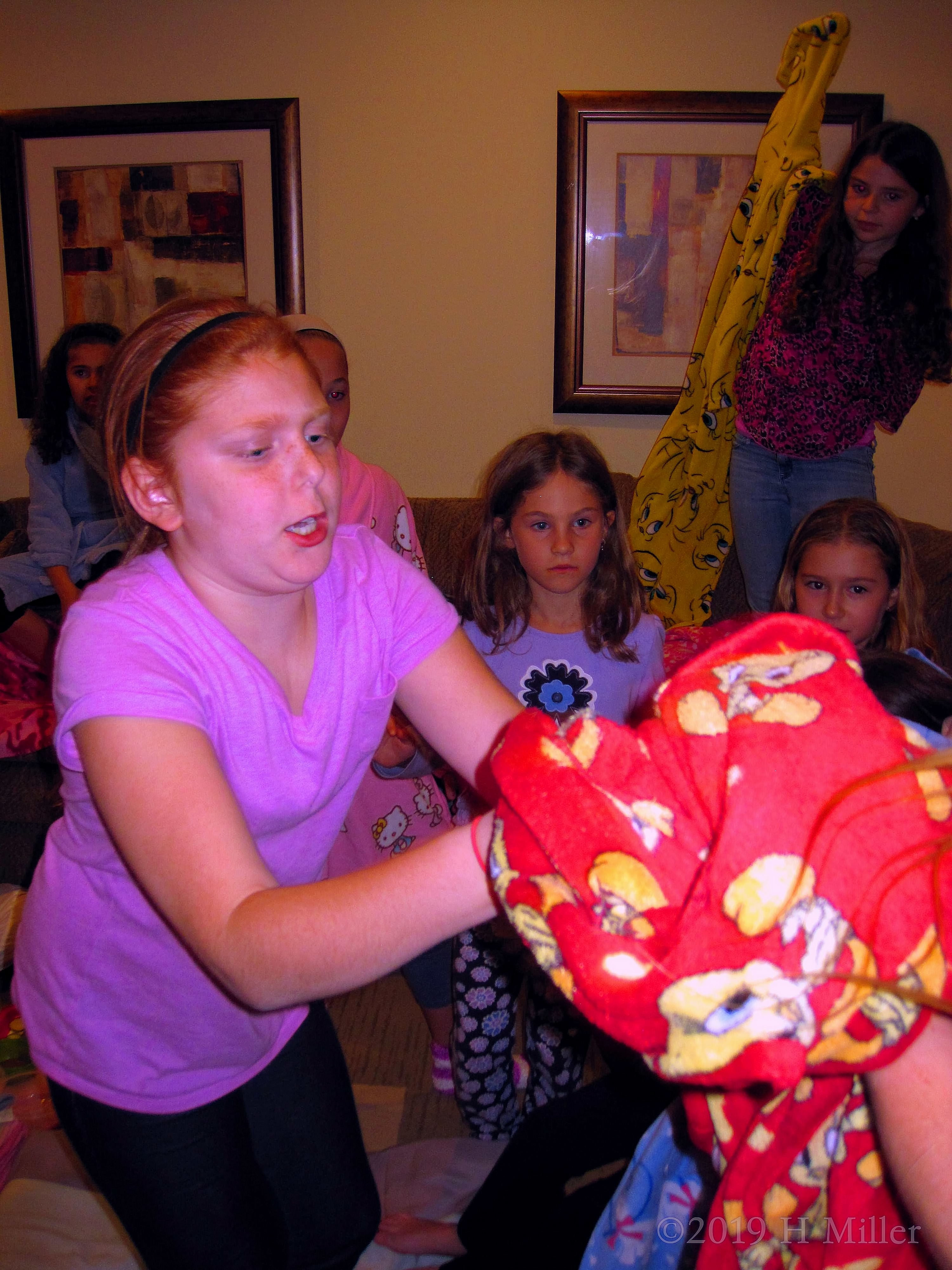 Red And Rather Comfy! Party Guest Picks Her Spa Robe! Red And Rather Comfy! Party Guest Picks Her Spa Robe!
