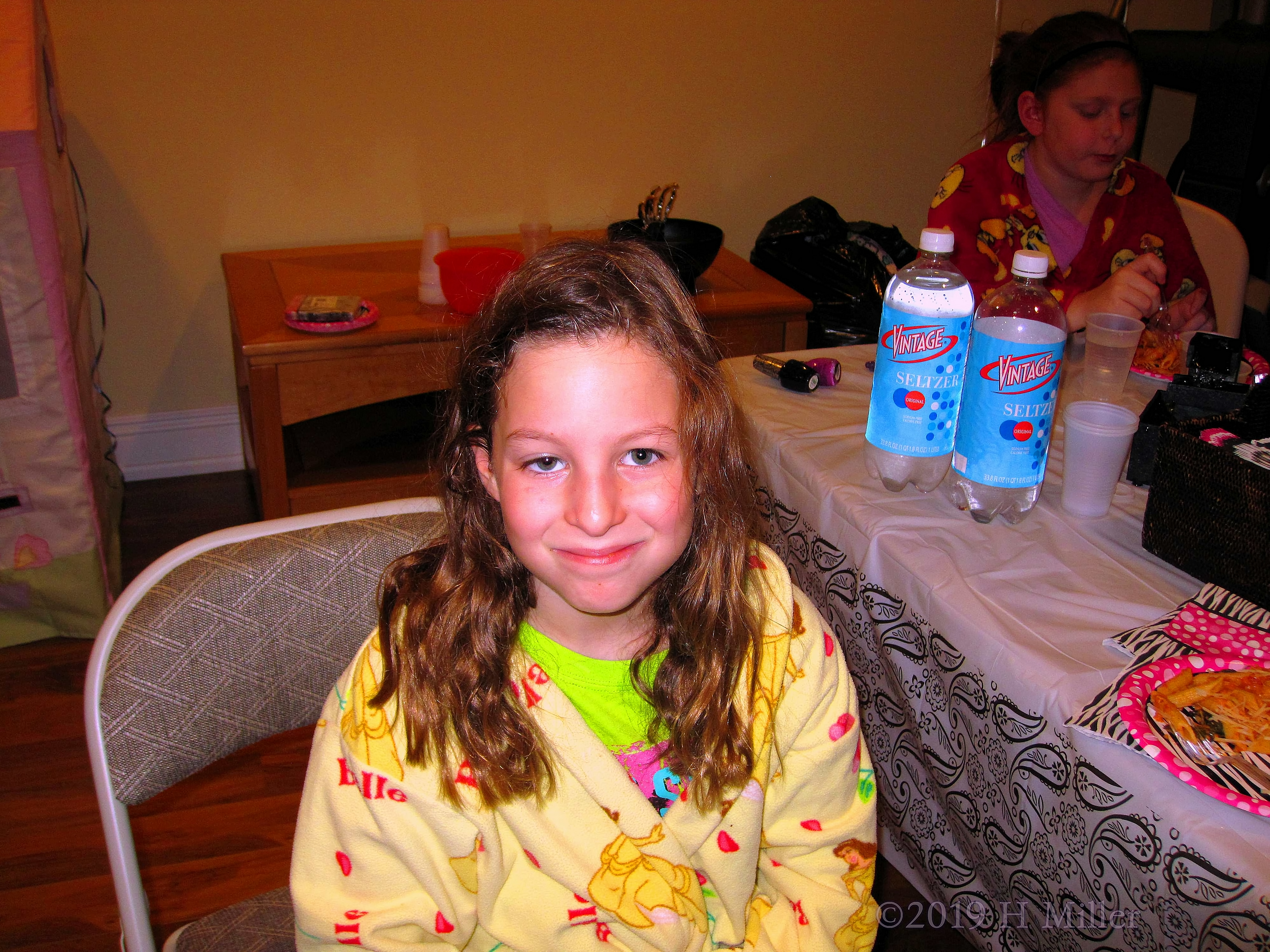 Seltzer And Smiles! Snacktime For Spa Party Guests! Seltzer And Smiles! Snacktime For Spa Party Guests!