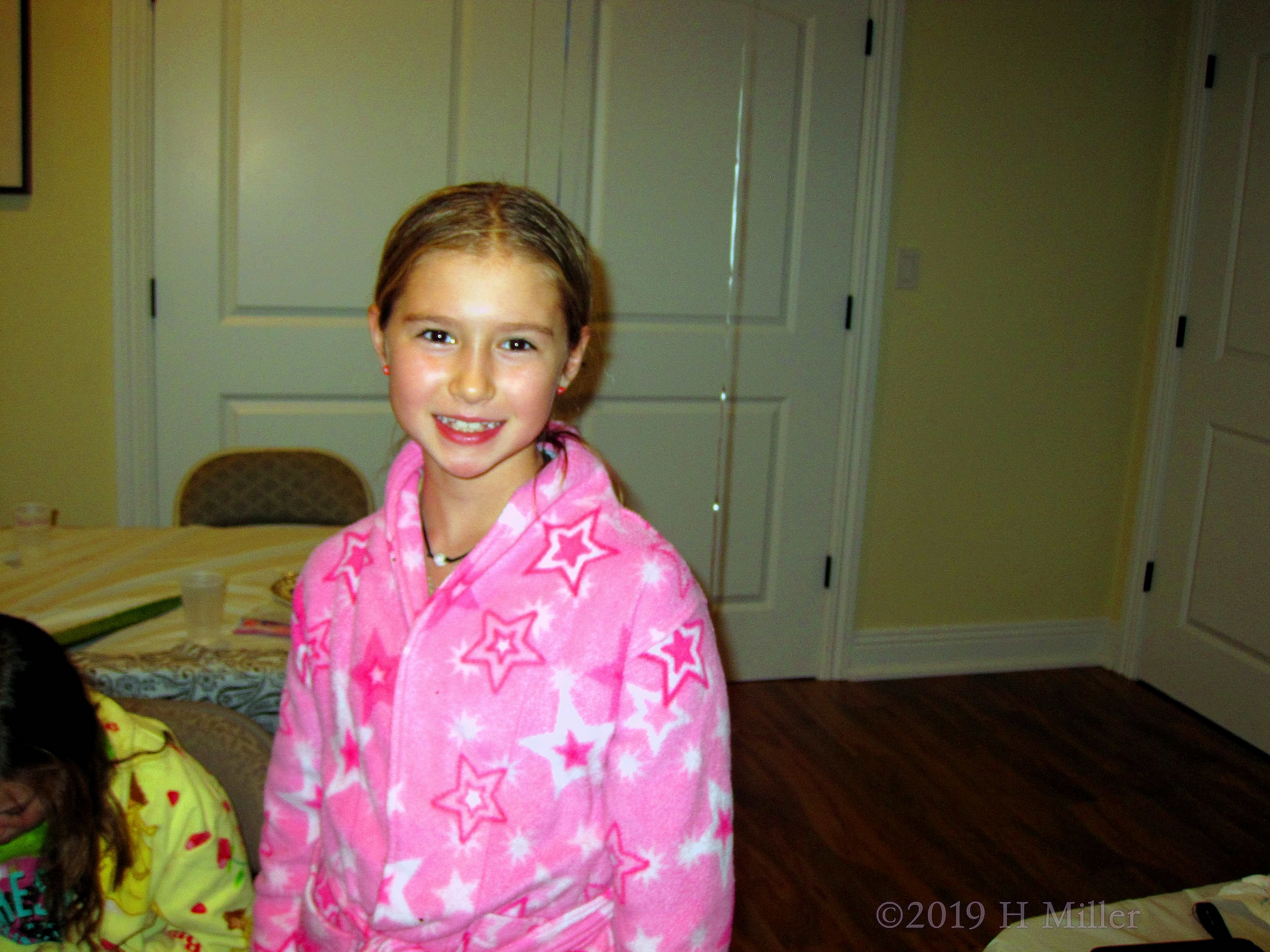 Smiles And Star Spa Robe! Party Guest Poses In Style! Smiles And Star Spa Robe! Party Guest Poses In Style!