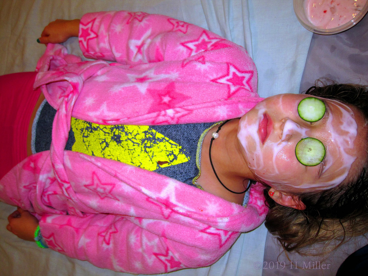 Cool As A Cucumber! Party Guest Enjoys Kids Facial! 