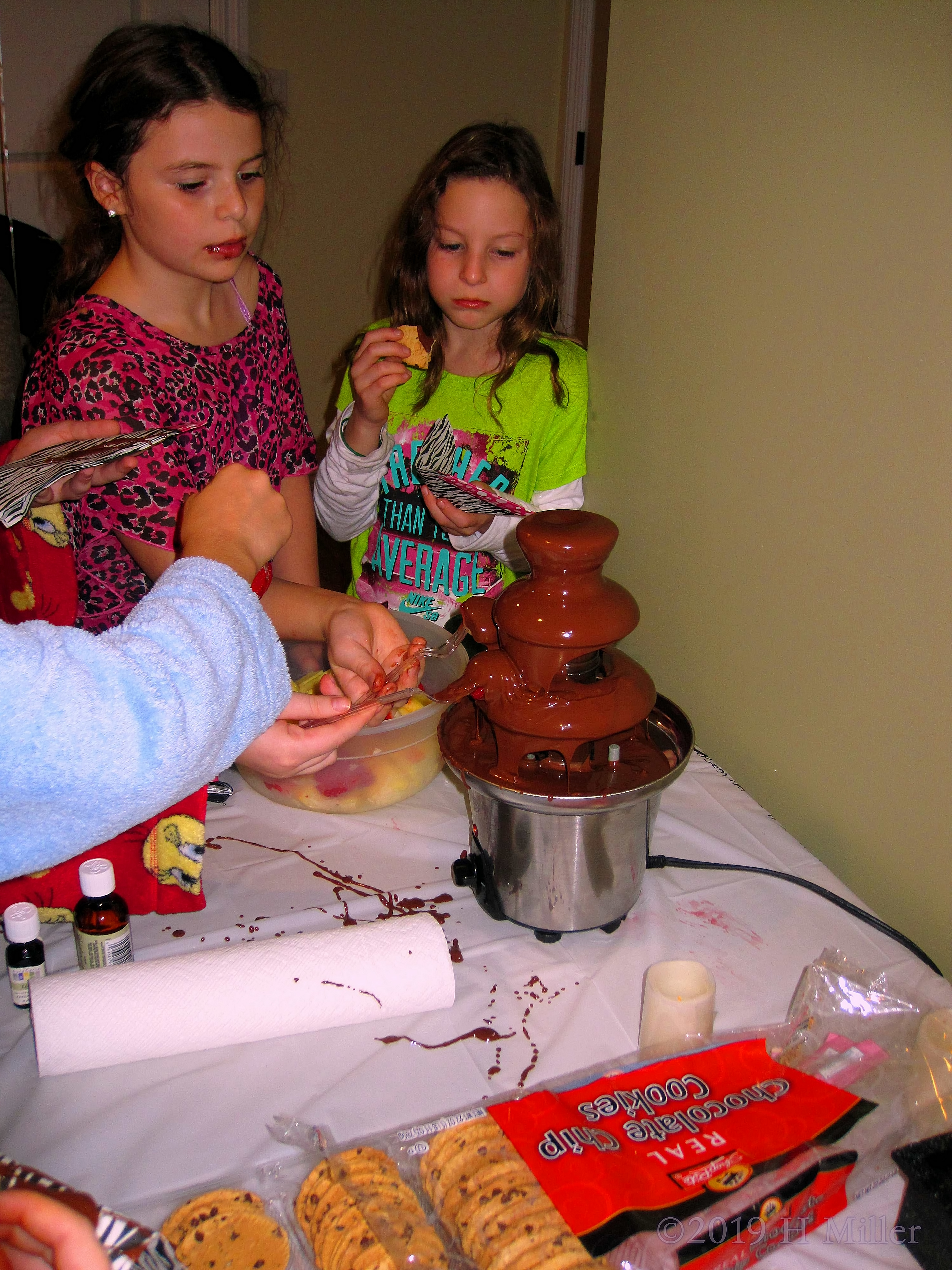 The Best Fountains Are Made Of Chocolate! Party Guests Try The Chocolate Fountain!