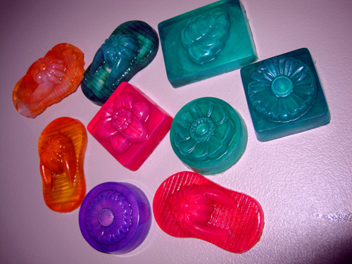 Kids Spa Party Multicolored Aloha Themed Crafts For Kids! Kids Spa Party Multicolored Aloha Themed Crafts For Kids!