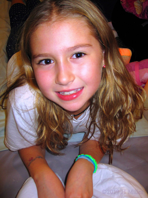 Posing While Preparing For A Massage! Party Guest Awaits Kids Massage! Posing While Preparing For A Massage! Party Guest Awaits Kids Massage!