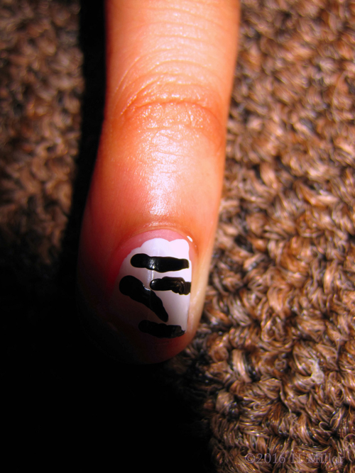 Cute Black And White Manicure Art