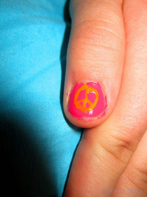 Cute Peace Sign Mini Mani Cute Peace Sign Mini Mani