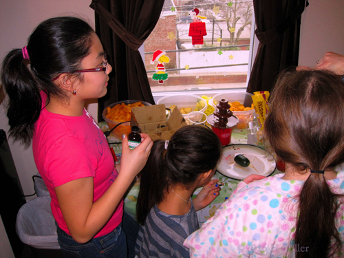 Snack Time! Snack Time!