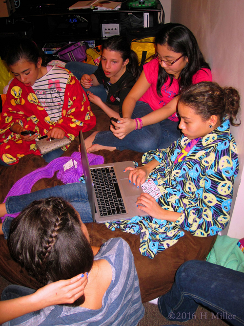 Chatting During The Spa Party Chatting During The Spa Party