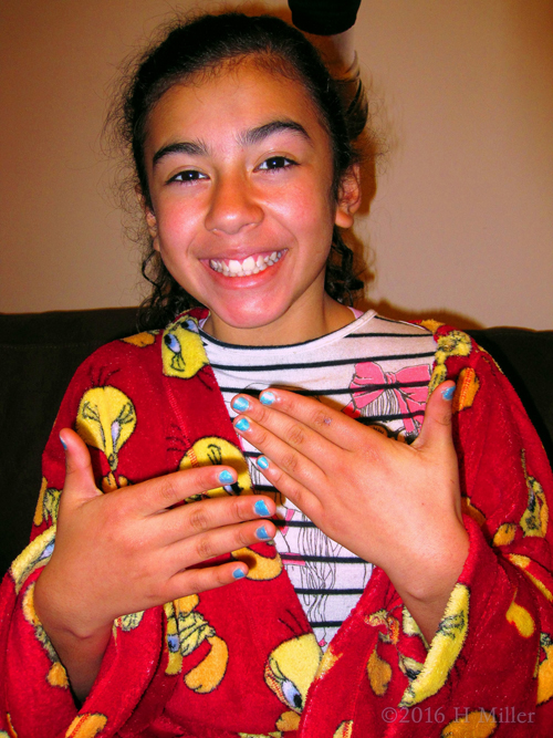 She Loves Her Kids Manicure She Loves Her Kids Manicure